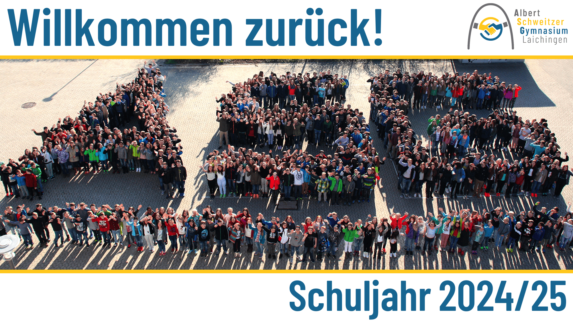 Willkommen zurück im Schuljahr 2024/25 - viele Schüler*innen bilden den Schriftzug "ASG"